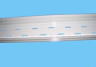 橋架強度大、結構輕、造價低