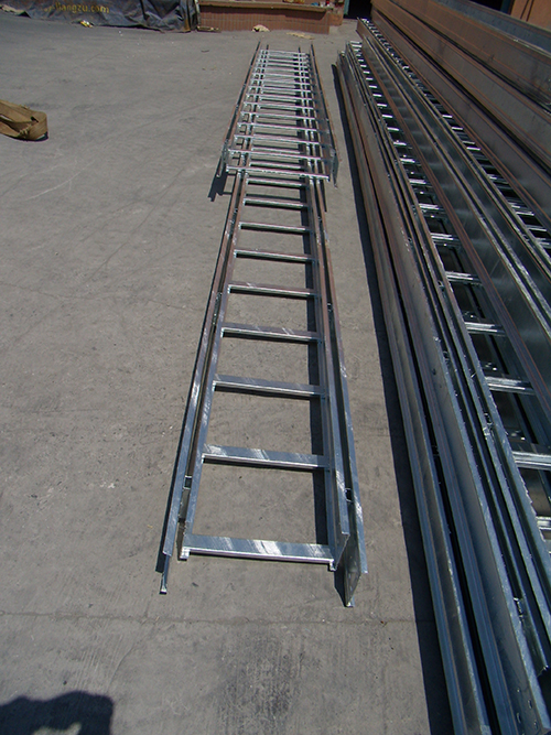 上海橋架廠對於散熱的設計